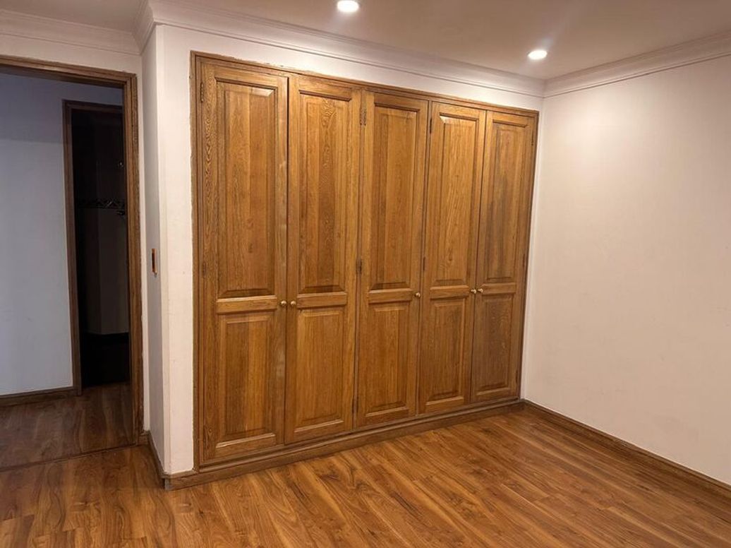 Apartamento de 4 alcobas en venta en Los Rosales, Bogotá, 284 m² · foto 15 de 20