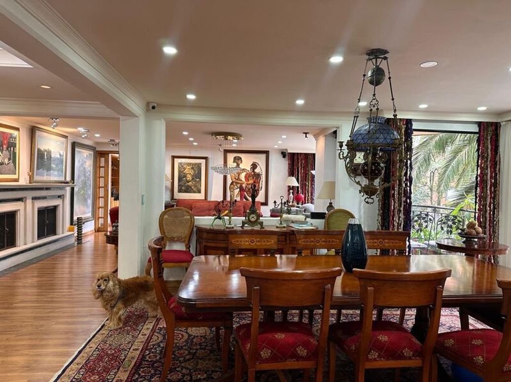 Apartamento de 4 alcobas en venta en Los Rosales, Bogotá, 284 m² · foto 2 de 20