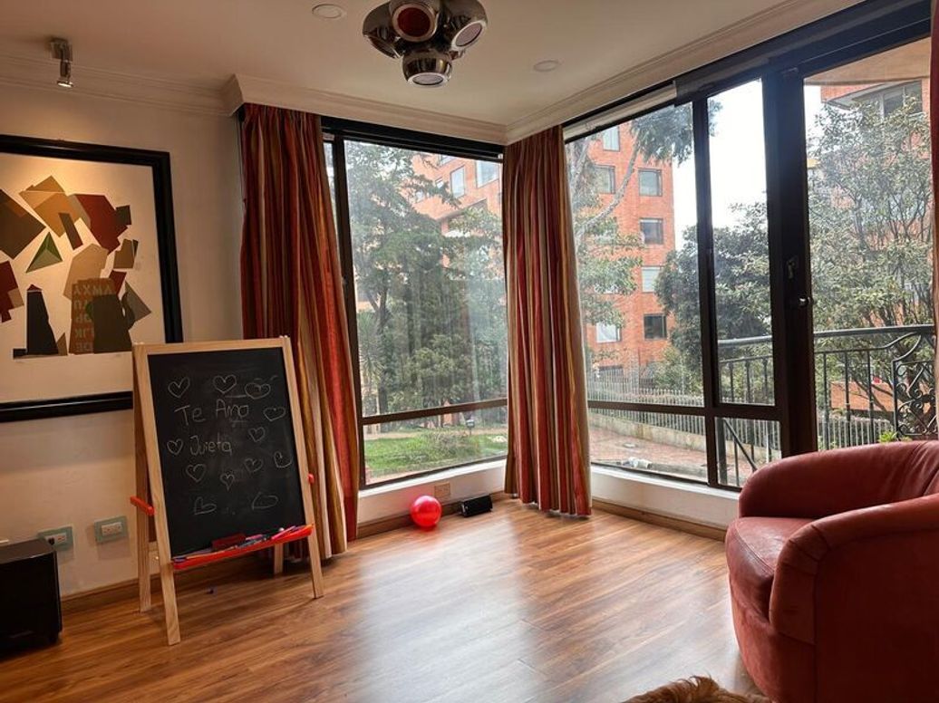 Apartamento de 4 alcobas en venta en Los Rosales, Bogotá, 284 m² · foto 10 de 20