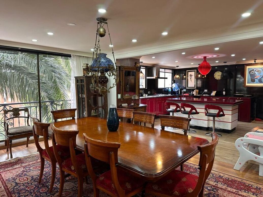 Apartamento de 4 alcobas en venta en Los Rosales, Bogotá, 284 m² · foto 4 de 20