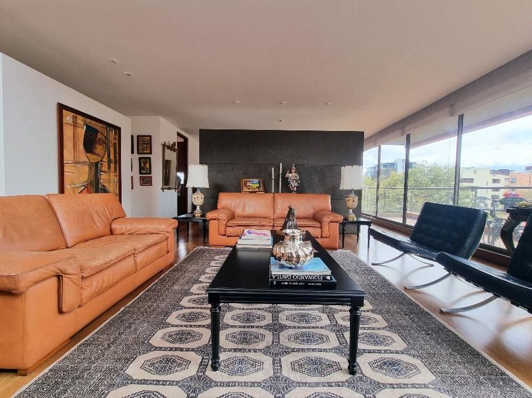 Apartamento de 4 alcobas en venta en El Retiro, Bogotá, 342 m² · foto 3 de 20
