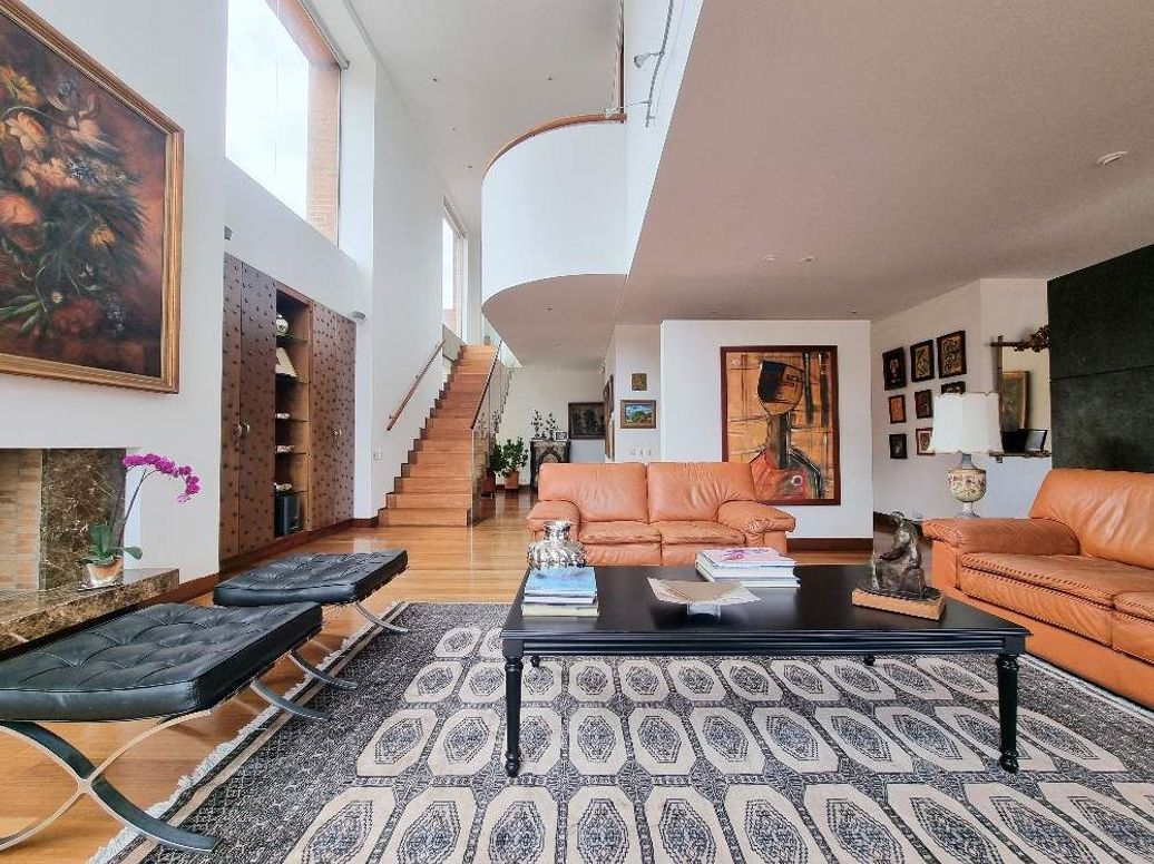 Apartamento de 4 alcobas en venta en El Retiro, Bogotá, 342 m² · foto 2 de 20