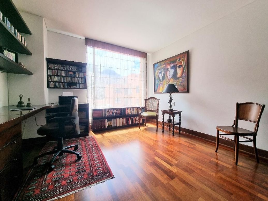Apartamento de 4 alcobas en venta en El Retiro, Bogotá, 342 m² · foto 17 de 20