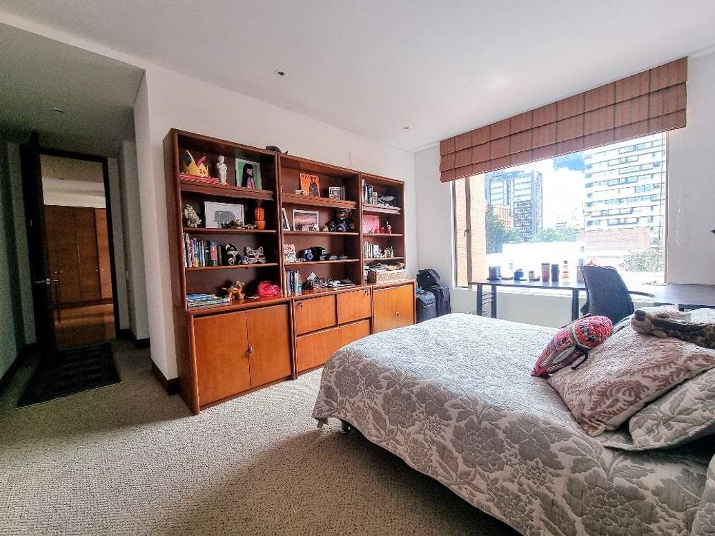 Apartamento de 4 alcobas en venta en El Retiro, Bogotá, 342 m² · foto 19 de 20