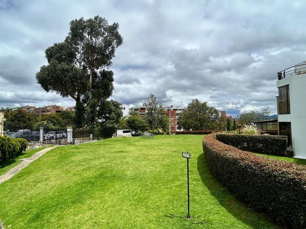 Casa de 4 alcobas en venta en Bosque De Pinos, Bogotá, 246 m² · foto 2 de 20