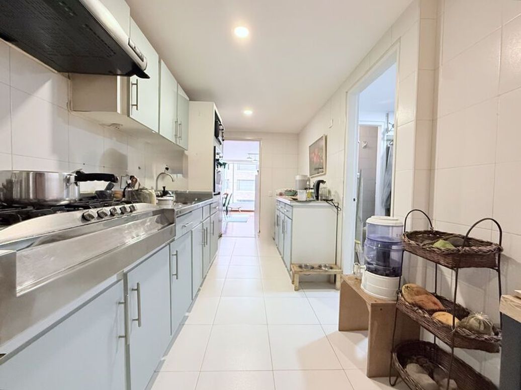Apartamento de 2 alcobas en venta en Los Rosales, Bogotá, 125 m² · foto 19 de 20