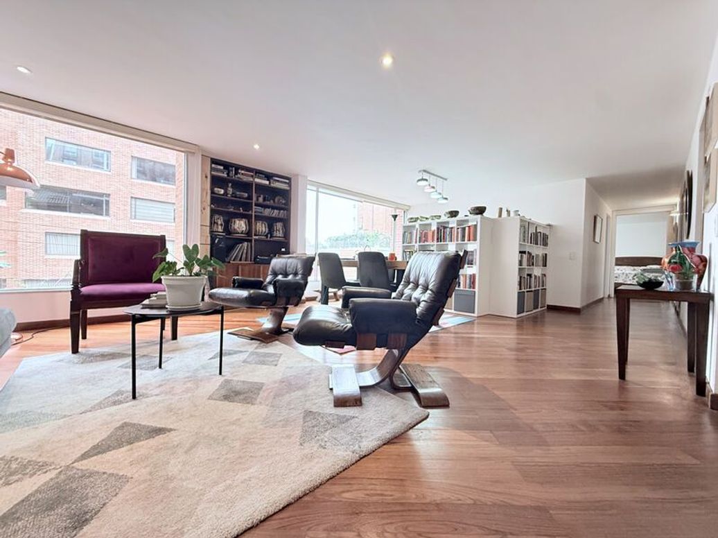 Apartamento de 2 alcobas en venta en Los Rosales, Bogotá, 125 m² · foto 7 de 20