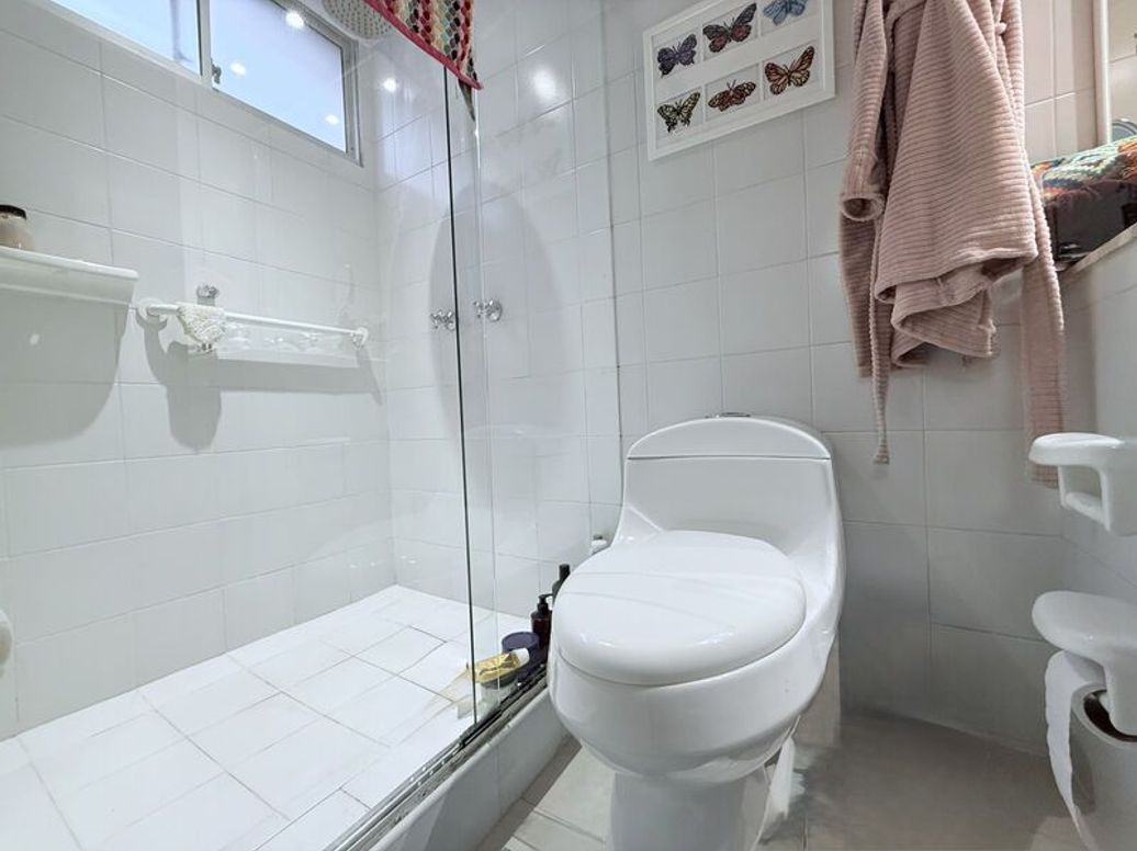 Apartamento de 2 alcobas en venta en Los Rosales, Bogotá, 125 m² · foto 15 de 20