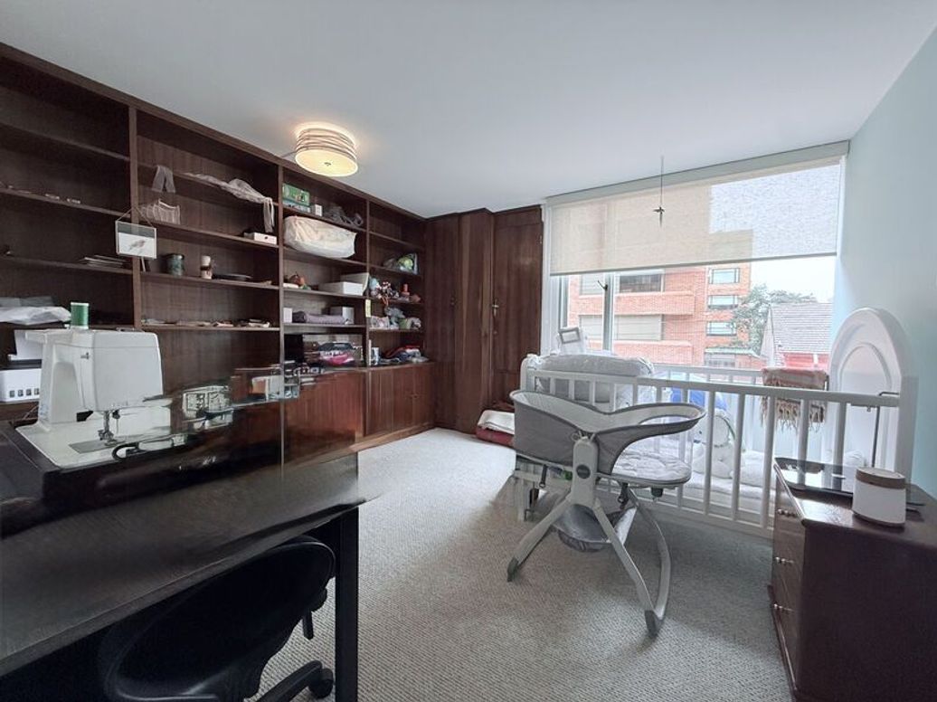Apartamento de 2 alcobas en venta en Los Rosales, Bogotá, 125 m² · foto 16 de 20