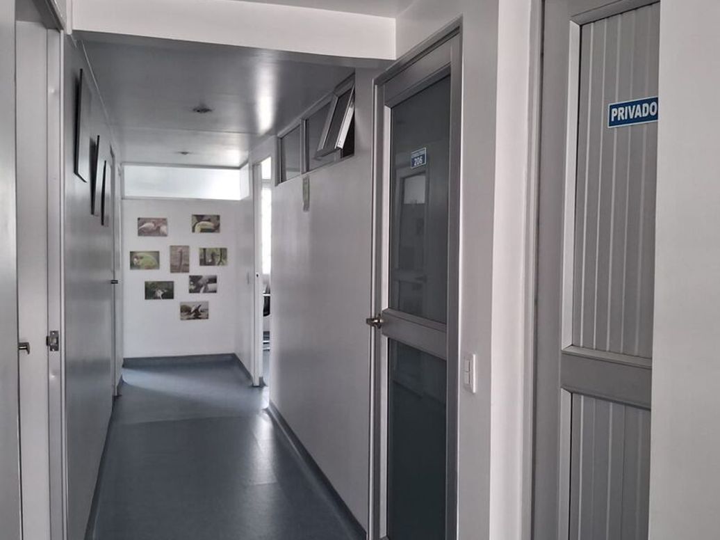 Casa de 9 alcobas en venta en Los Andes, Bogotá, 270 m² · foto 2 de 17