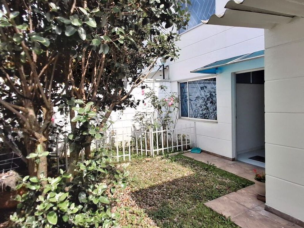 Casa de 9 alcobas en venta en Los Andes, Bogotá, 270 m² · foto 12 de 17