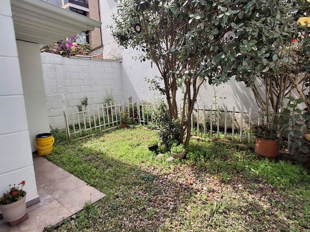 Casa de 9 alcobas en venta en Los Andes, Bogotá, 270 m² · foto 14 de 17