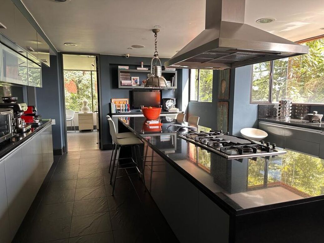 Apartamento de 3 alcobas en venta en El Refugio, Bogotá, 470 m² · foto 19 de 20