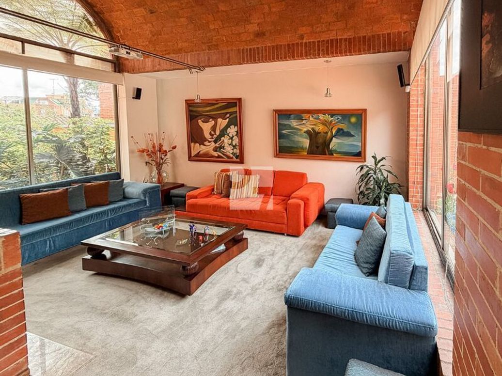 Casa de 4 alcobas en venta en Niza Suba, Bogotá, 310 m² · foto 2 de 20