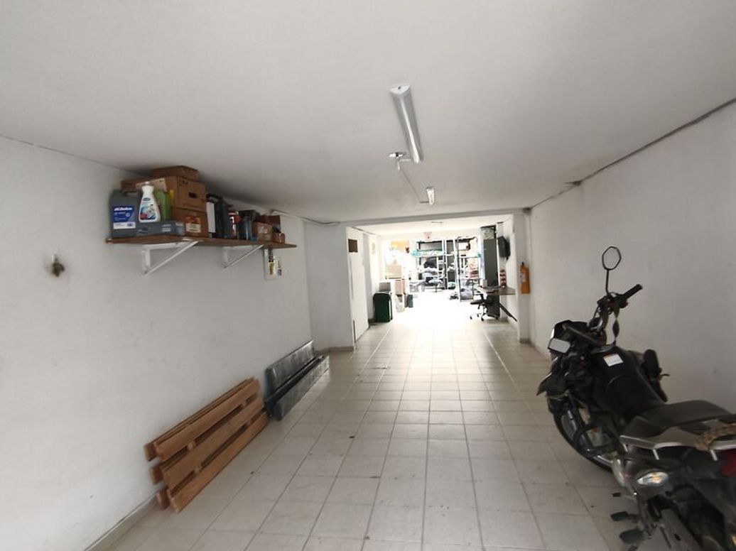 Casa de 8 alcobas en venta en Santa Cecilia, Bogotá, 320 m² · foto 4 de 19