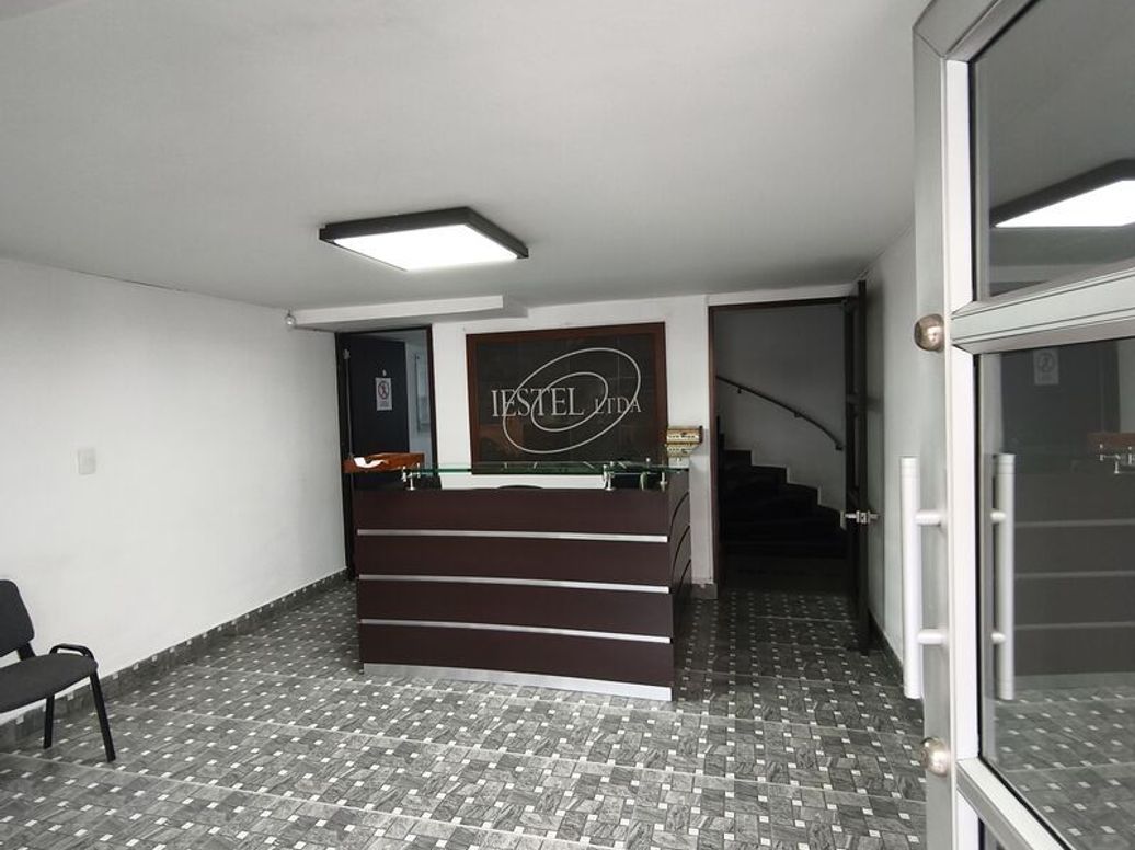 Casa de 8 alcobas en venta en Santa Cecilia, Bogotá, 320 m² · foto 5 de 19