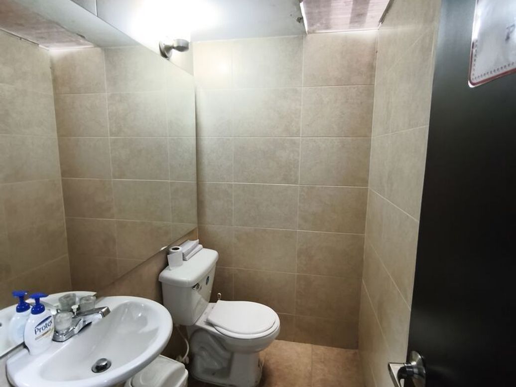 Casa de 8 alcobas en venta en Santa Cecilia, Bogotá, 320 m² · foto 16 de 19
