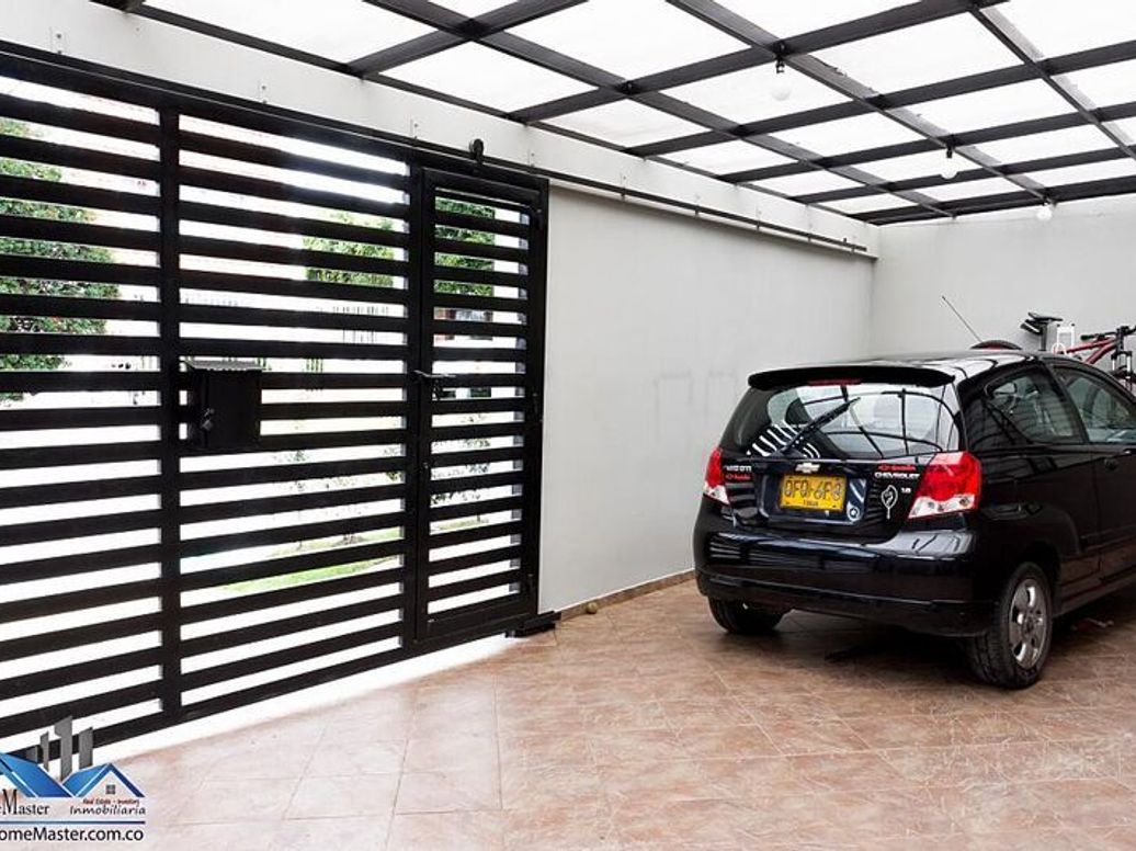 Casa de 9 alcobas en venta en Estoril, Bogotá, 300 m² · foto 11 de 12