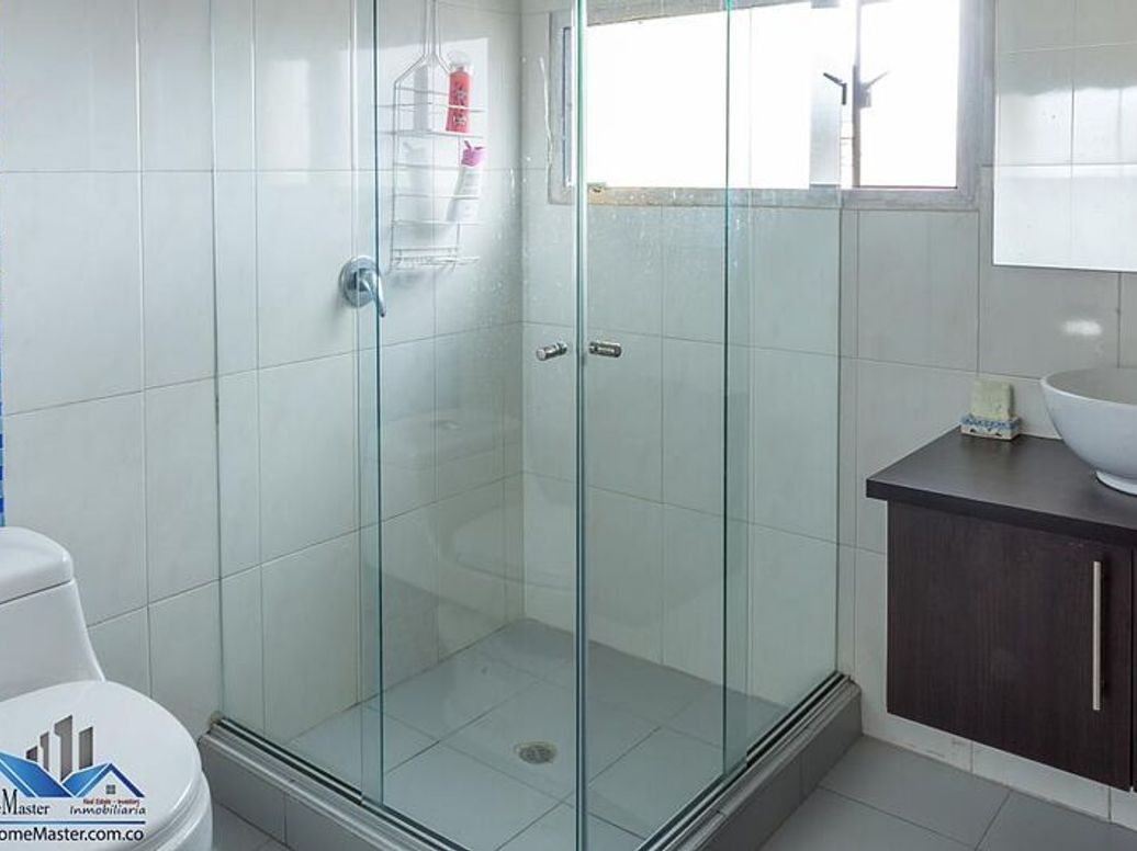 Casa de 9 alcobas en venta en Estoril, Bogotá, 300 m² · foto 9 de 12