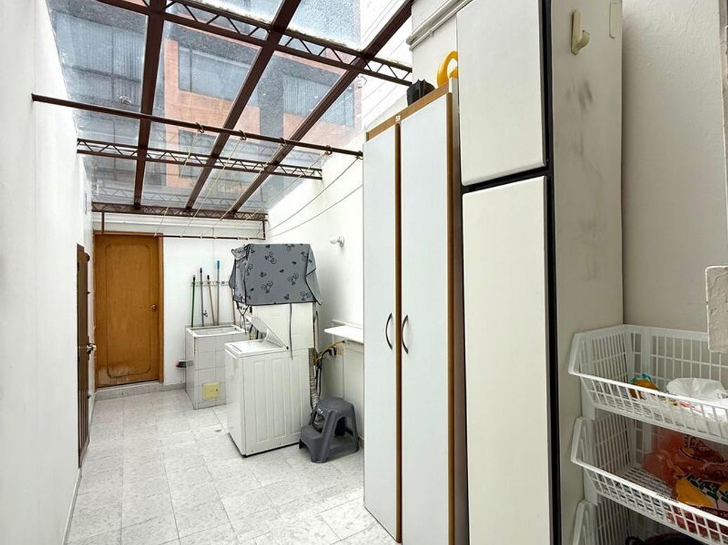 Casa de 3 alcobas en venta en Santa Barbara Central, Bogotá, 308 m² · foto 8 de 18