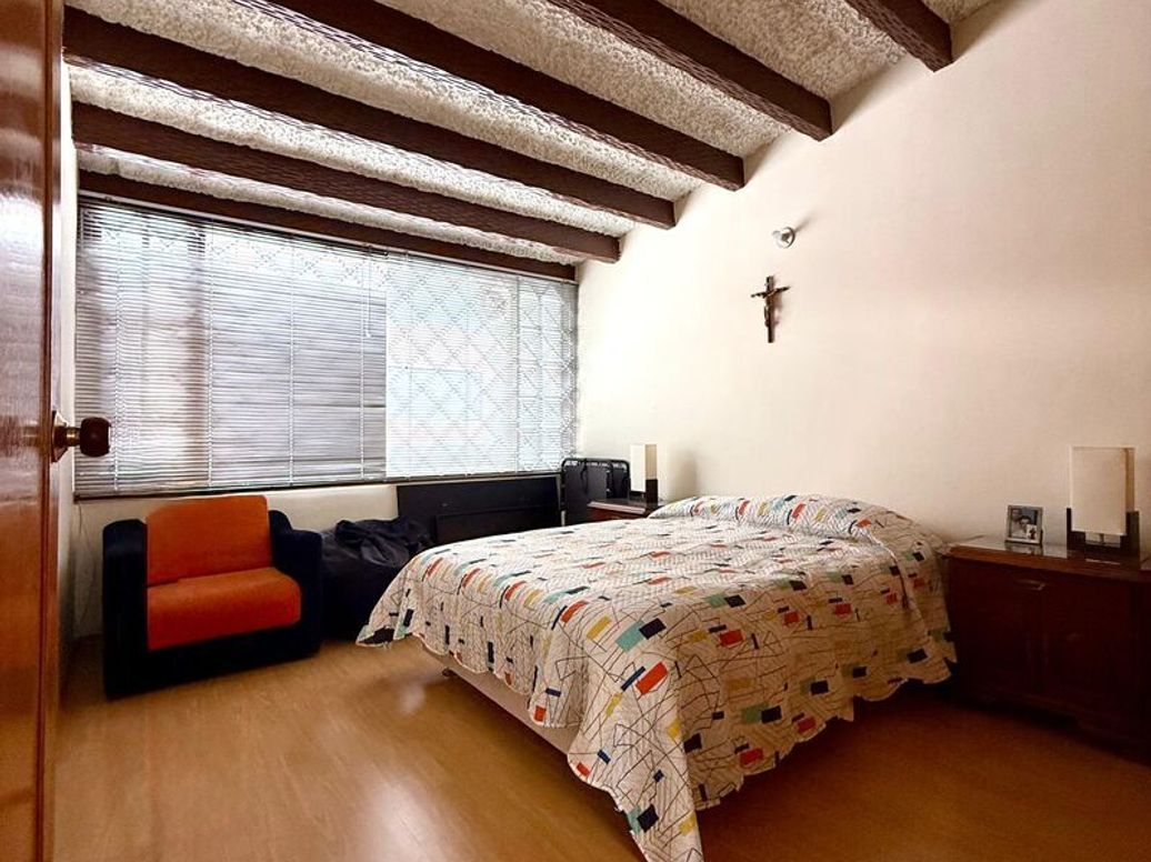Casa de 3 alcobas en venta en Santa Barbara Central, Bogotá, 308 m² · foto 17 de 18