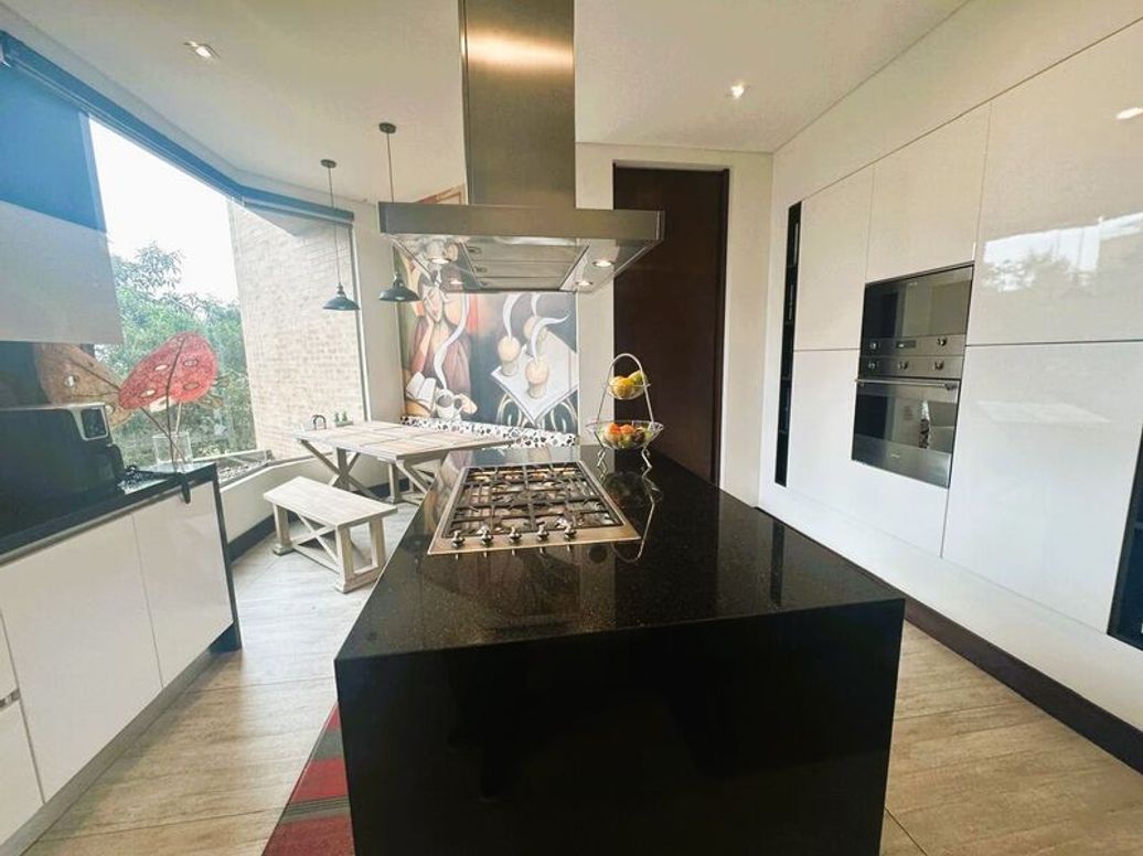 Apartamento de 4 alcobas en venta en Suba Naranjos, Bogotá, 275 m² · foto 12 de 20