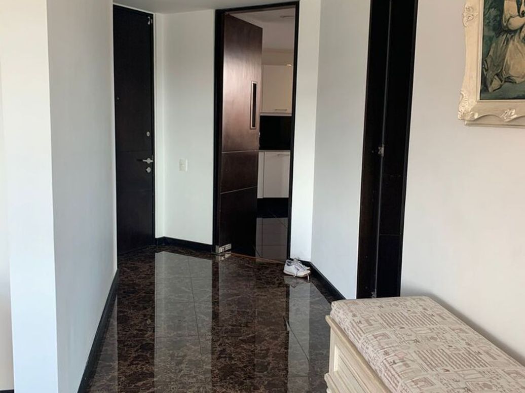 Apartamento de 3 alcobas en venta en Gilmar, Bogotá, 195 m² · foto 3 de 17