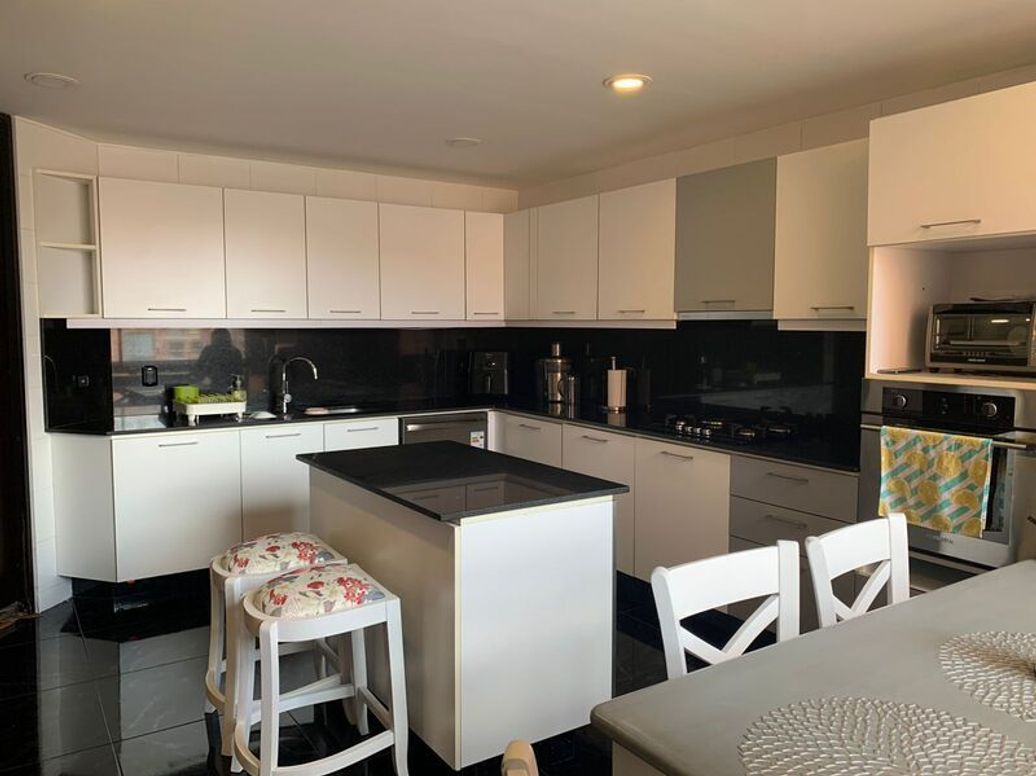 Apartamento de 3 alcobas en venta en Gilmar, Bogotá, 195 m² · foto 4 de 17