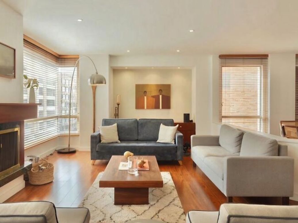 Apartamento de 3 alcobas en venta en La Carolina, Bogotá, 200 m² · foto 2 de 11