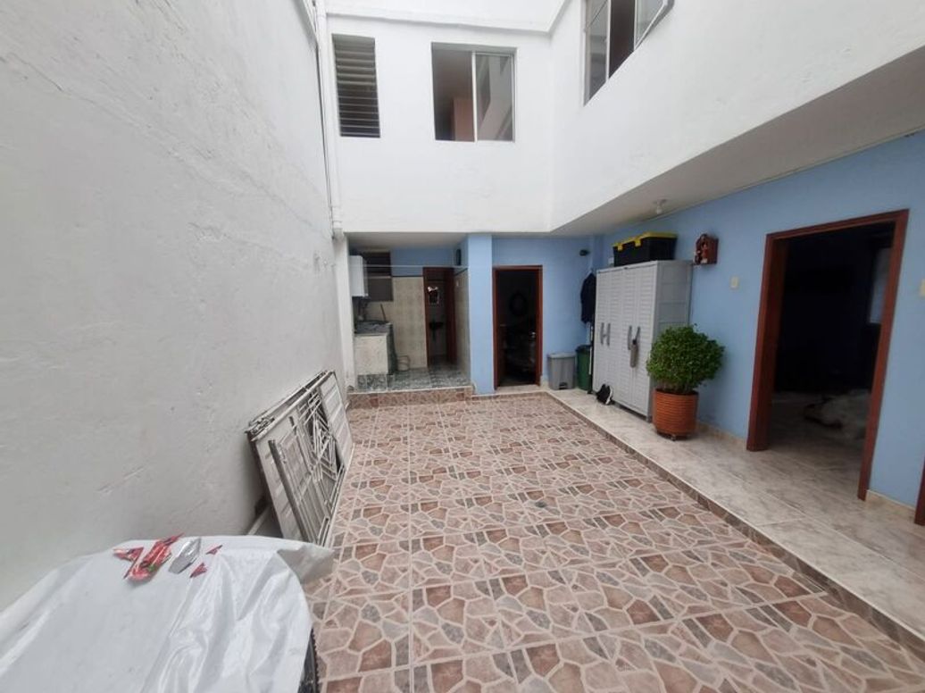 Casa de 9 alcobas en venta en Bosque Popular, Bogotá, 432 m² · foto 3 de 20