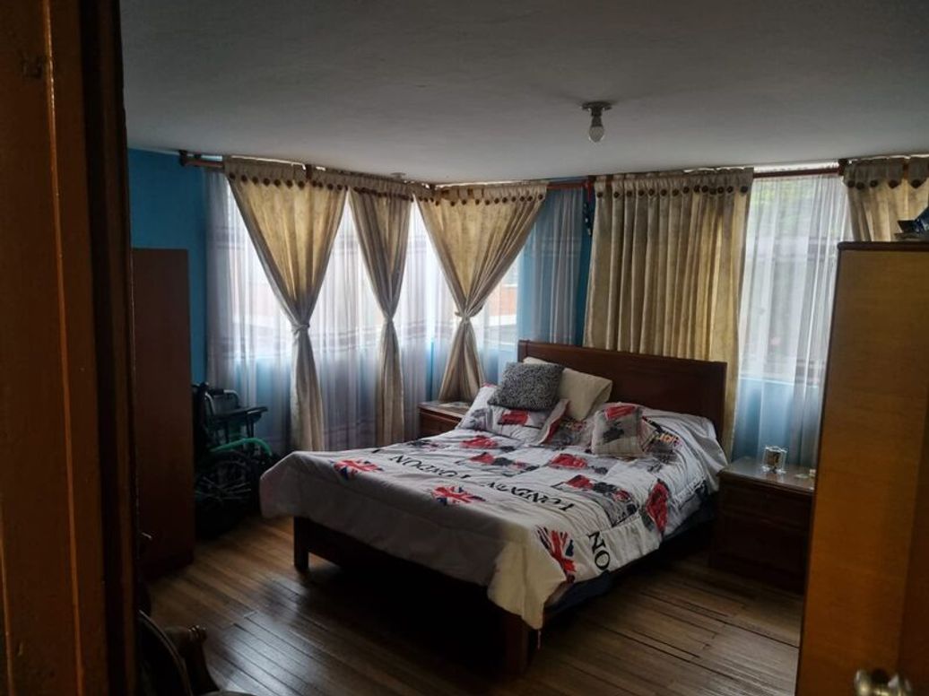 Casa de 9 alcobas en venta en Bosque Popular, Bogotá, 432 m² · foto 14 de 20