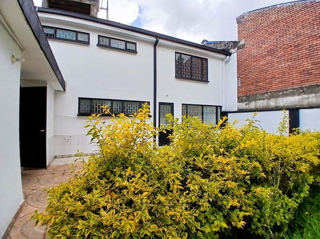 Casa de 4 alcobas en venta en Santa Ana Occidental, Bogotá, 330 m² · foto 7 de 18