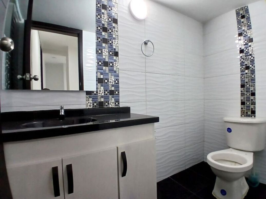 Casa de 4 alcobas en venta en Santa Ana Occidental, Bogotá, 330 m² · foto 6 de 18