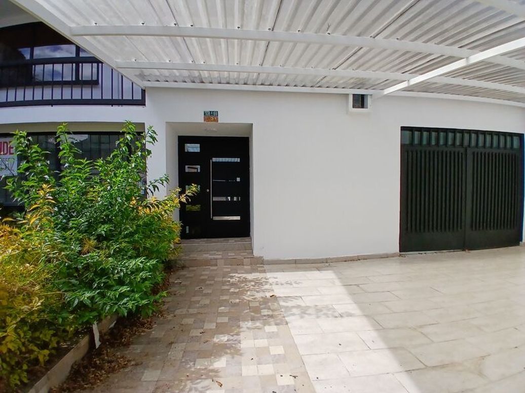 Casa de 4 alcobas en venta en Santa Ana Occidental, Bogotá, 330 m² · foto 18 de 18