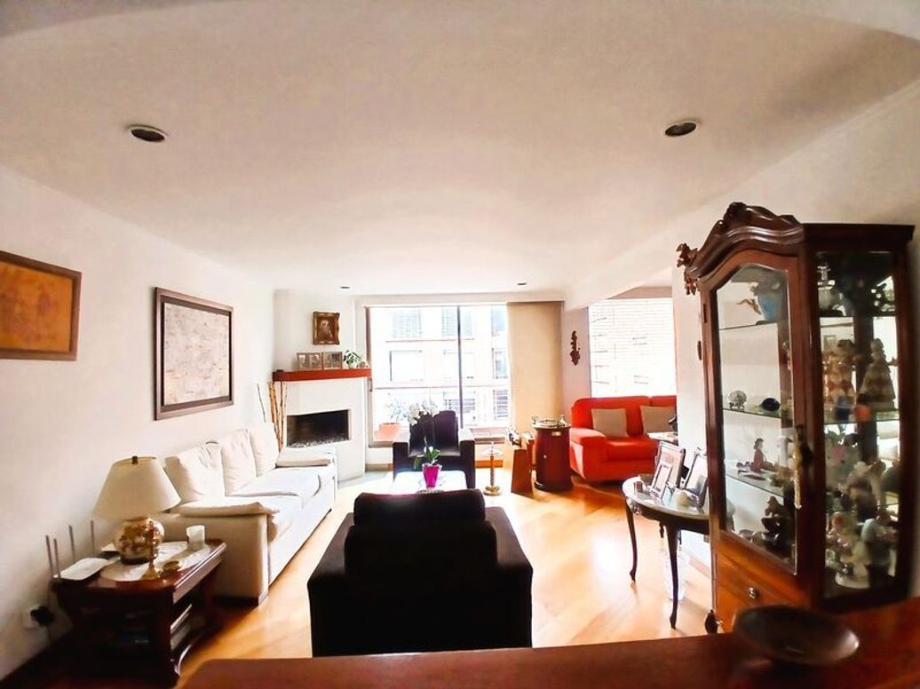 Apartamento de 3 alcobas en venta en Chico Norte Et. Iii, Bogotá, 149 m² · foto 3 de 18