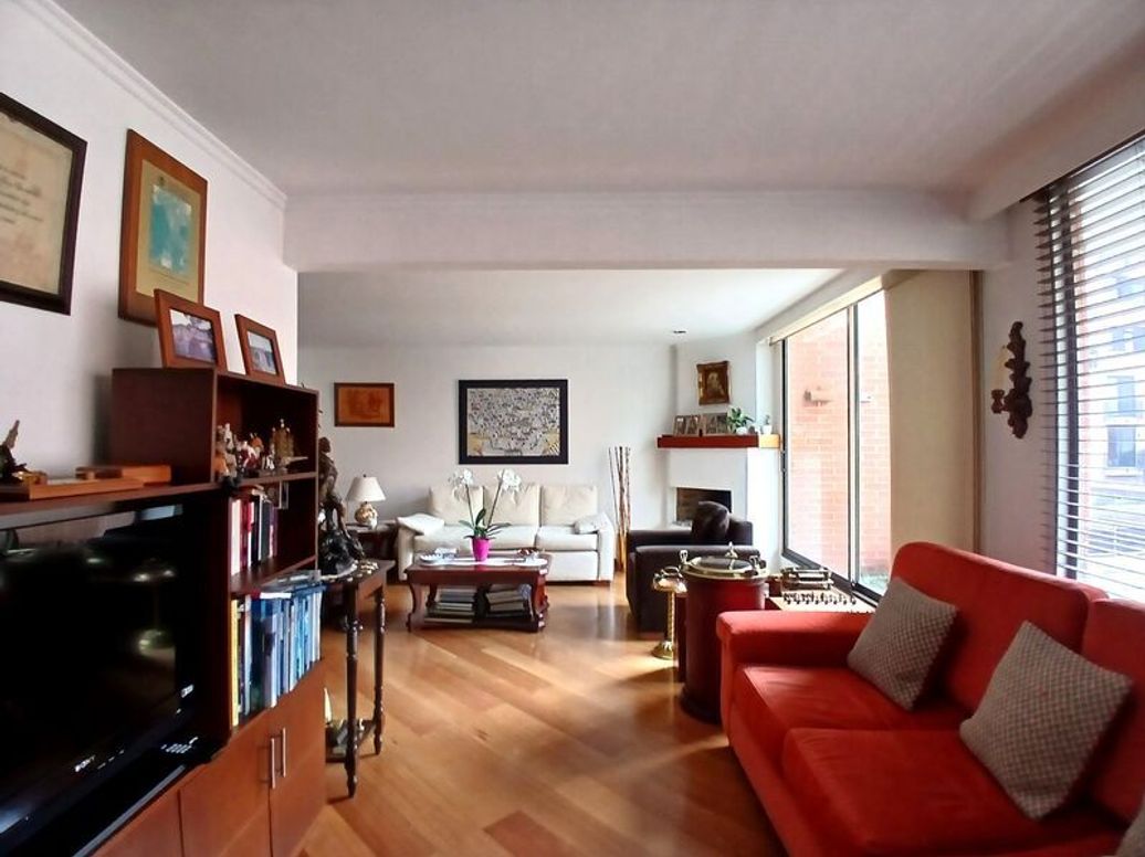Apartamento de 3 alcobas en venta en Chico Norte Et. Iii, Bogotá, 149 m² · foto 4 de 18