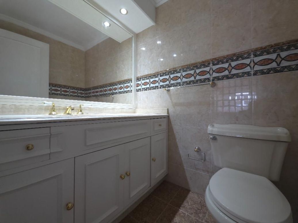 Apartamento de 3 alcobas en venta en Santa Barbara Central, Bogotá, 175 m² · foto 19 de 20