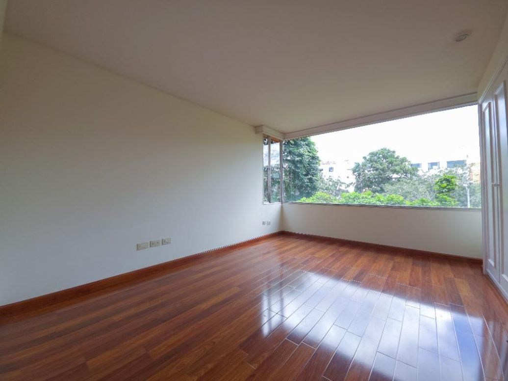 Apartamento de 3 alcobas en venta en Santa Barbara Central, Bogotá, 175 m² · foto 12 de 20