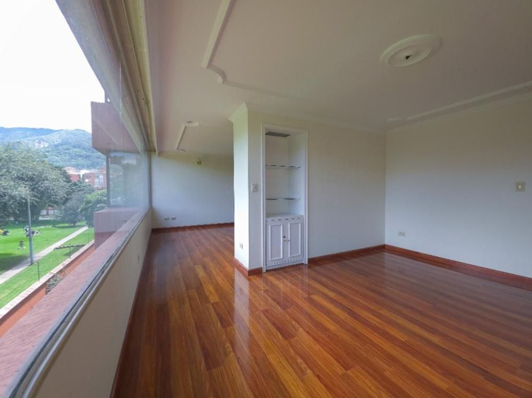 Apartamento de 3 alcobas en venta en Santa Barbara Central, Bogotá, 175 m² · foto 4 de 20