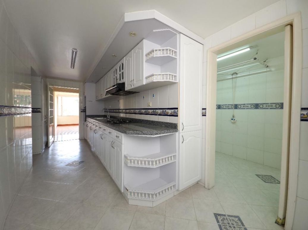 Apartamento de 3 alcobas en venta en Santa Barbara Central, Bogotá, 175 m² · foto 7 de 20