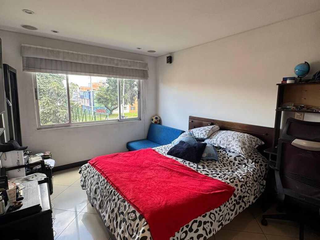 Casa de 10 alcobas en venta en Bonanza, Bogotá, 437 m² · foto 13 de 20