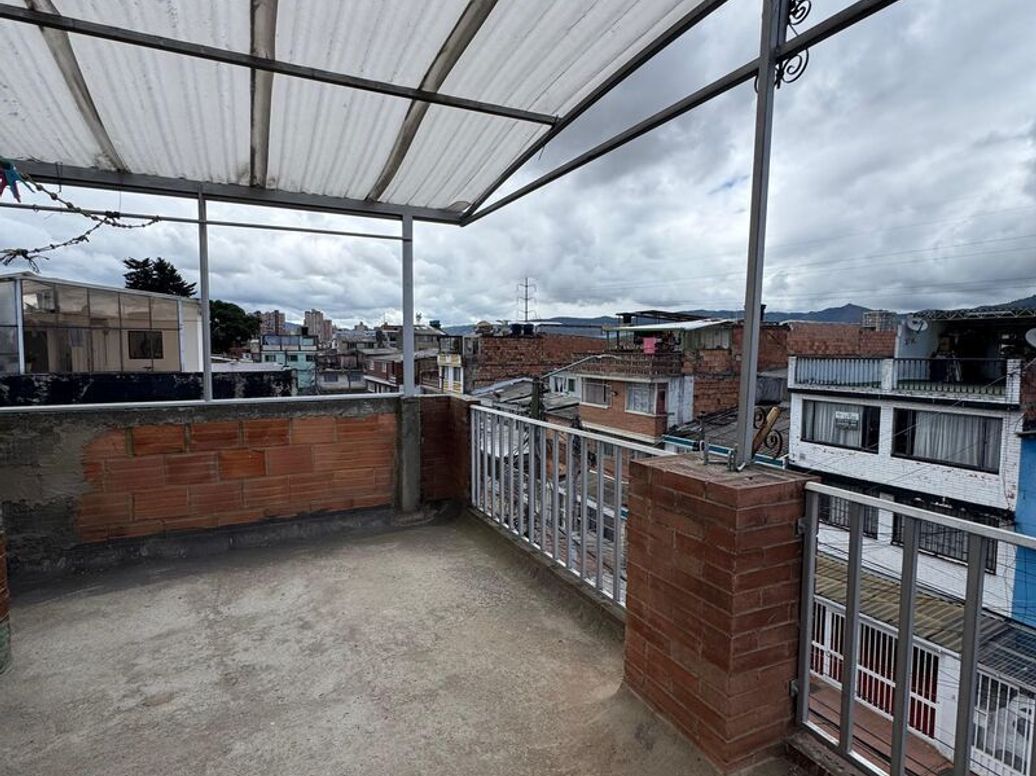 Casa de 10 alcobas en venta en Bonanza, Bogotá, 437 m² · foto 14 de 20