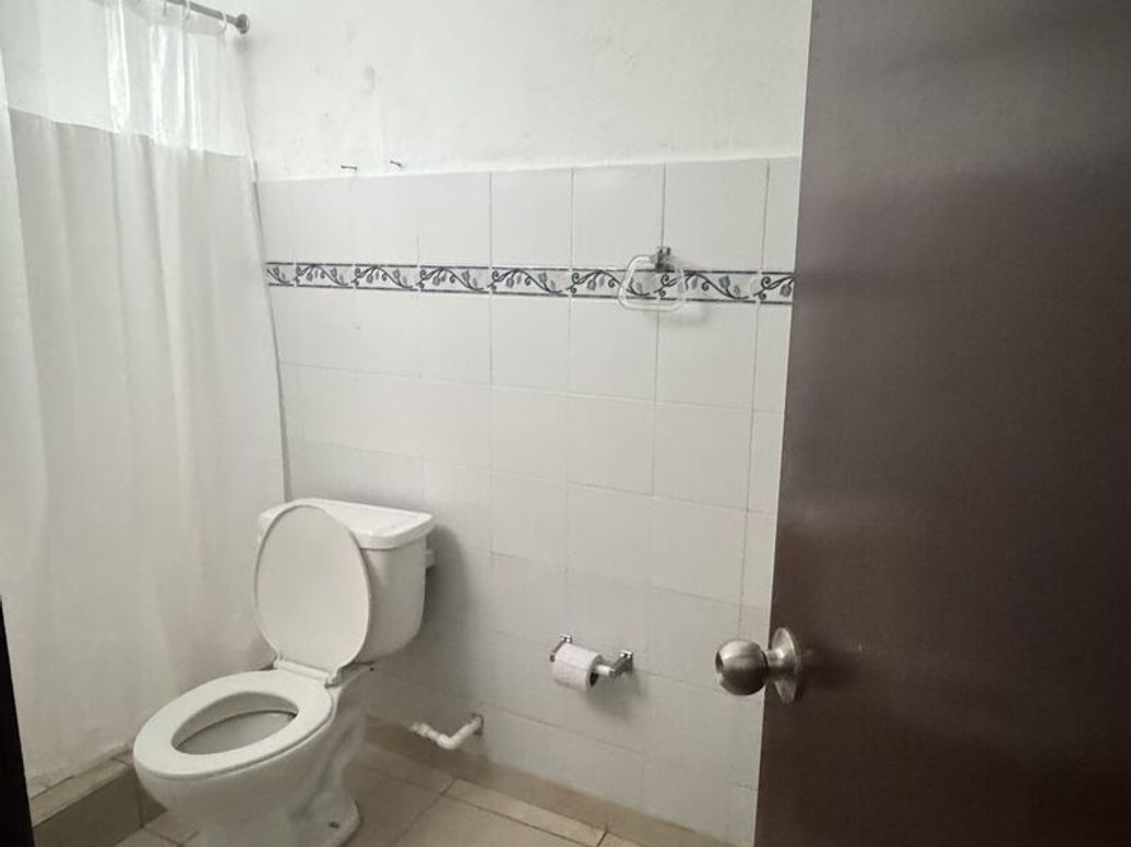 Casa de 6 alcobas en venta en Chapinero, Bogotá, 350 m² · foto 5 de 10