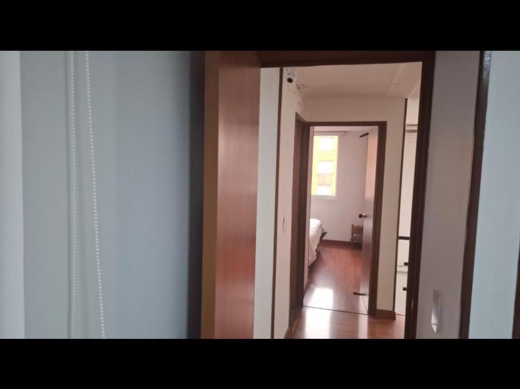 Apartamento de 3 alcobas en venta en Capellanía, Bogotá, 77 m² · foto 2 de 14