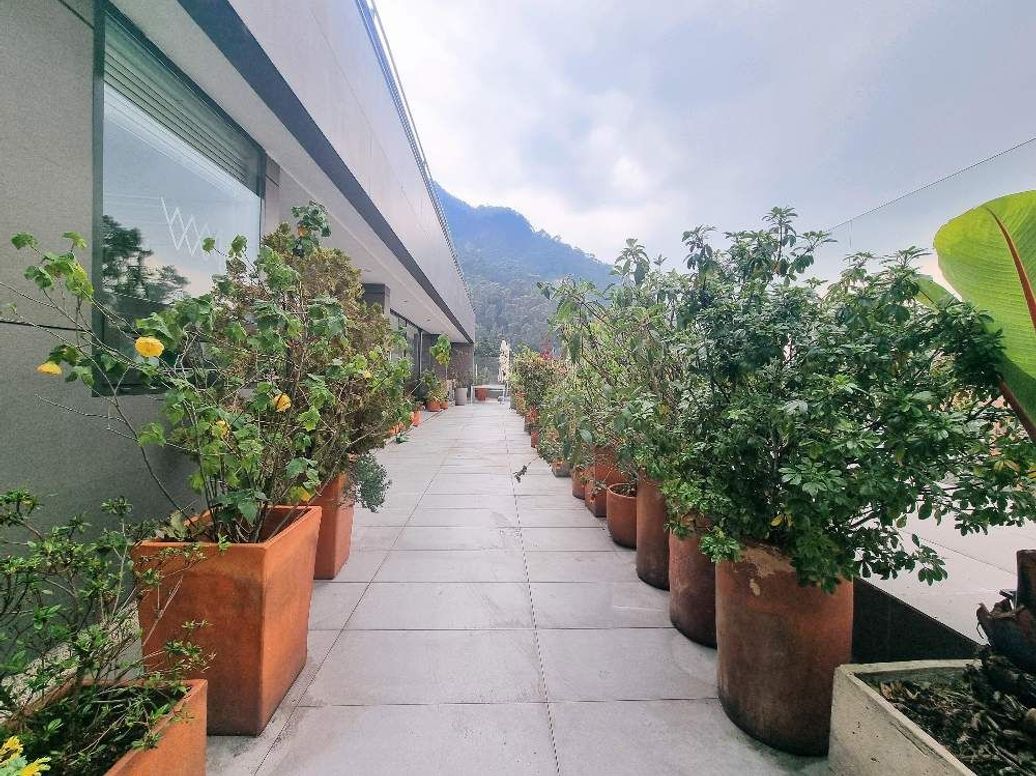 Apartamento de 3 alcobas en venta en Bellavista, Bogotá, 217 m² · foto 2 de 20