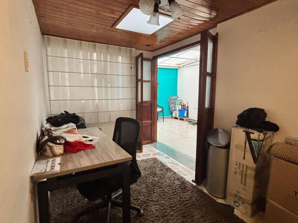 Casa de 6 alcobas en venta en Bolivia, Bogotá, 263 m² · foto 3 de 9
