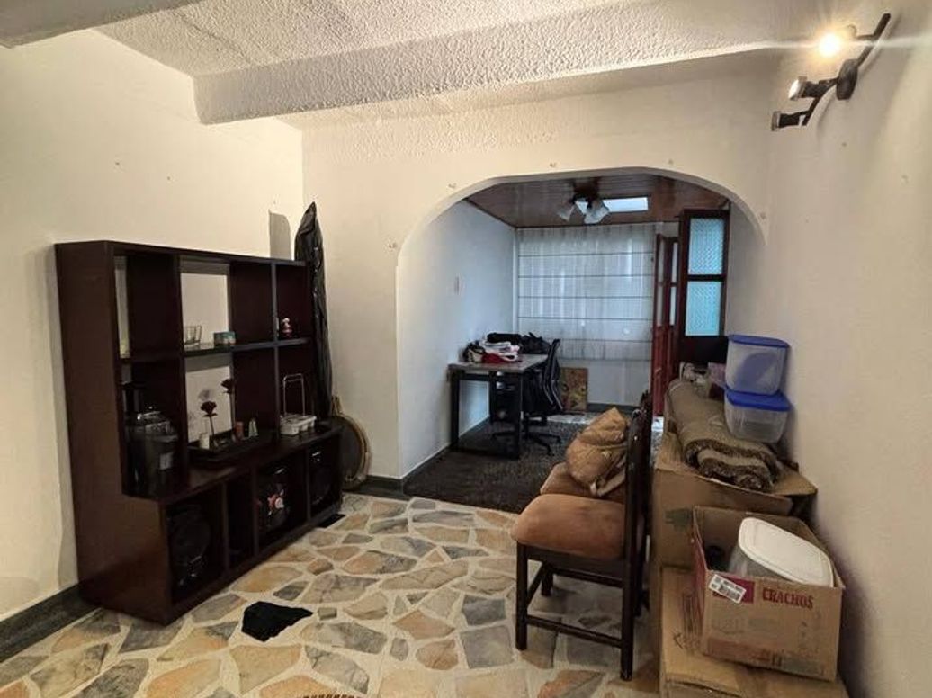 Casa de 6 alcobas en venta en Bolivia, Bogotá, 263 m² · foto 2 de 9