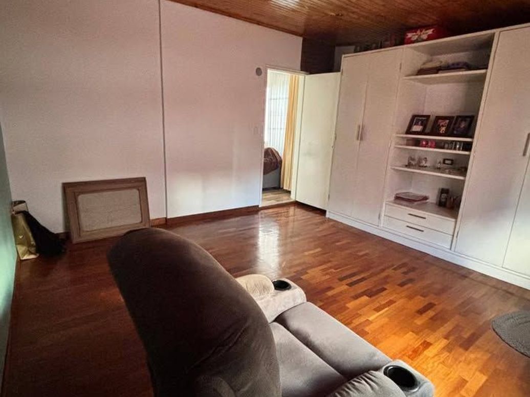 Casa de 6 alcobas en venta en Bolivia, Bogotá, 263 m² · foto 6 de 9
