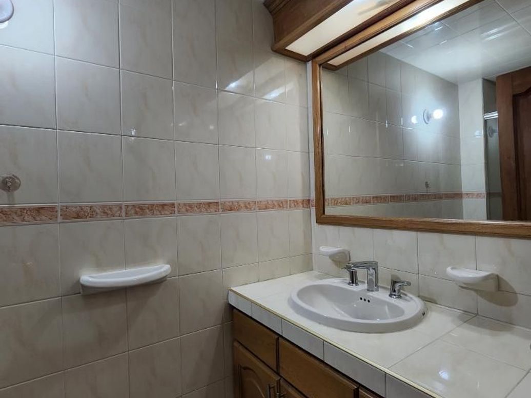 Apartamento de 3 alcobas en venta en Molinos Norte, Bogotá, 141 m² · foto 8 de 20
