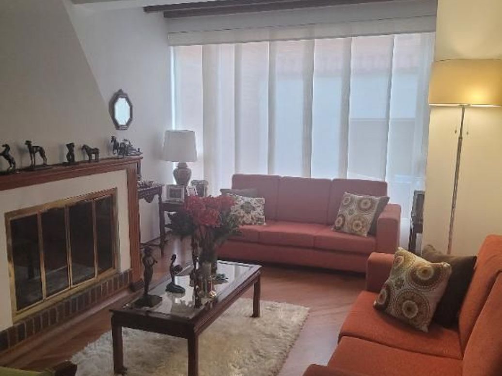 Casa de 5 alcobas en venta en San Patricio, Bogotá, 194 m² · foto 2 de 14